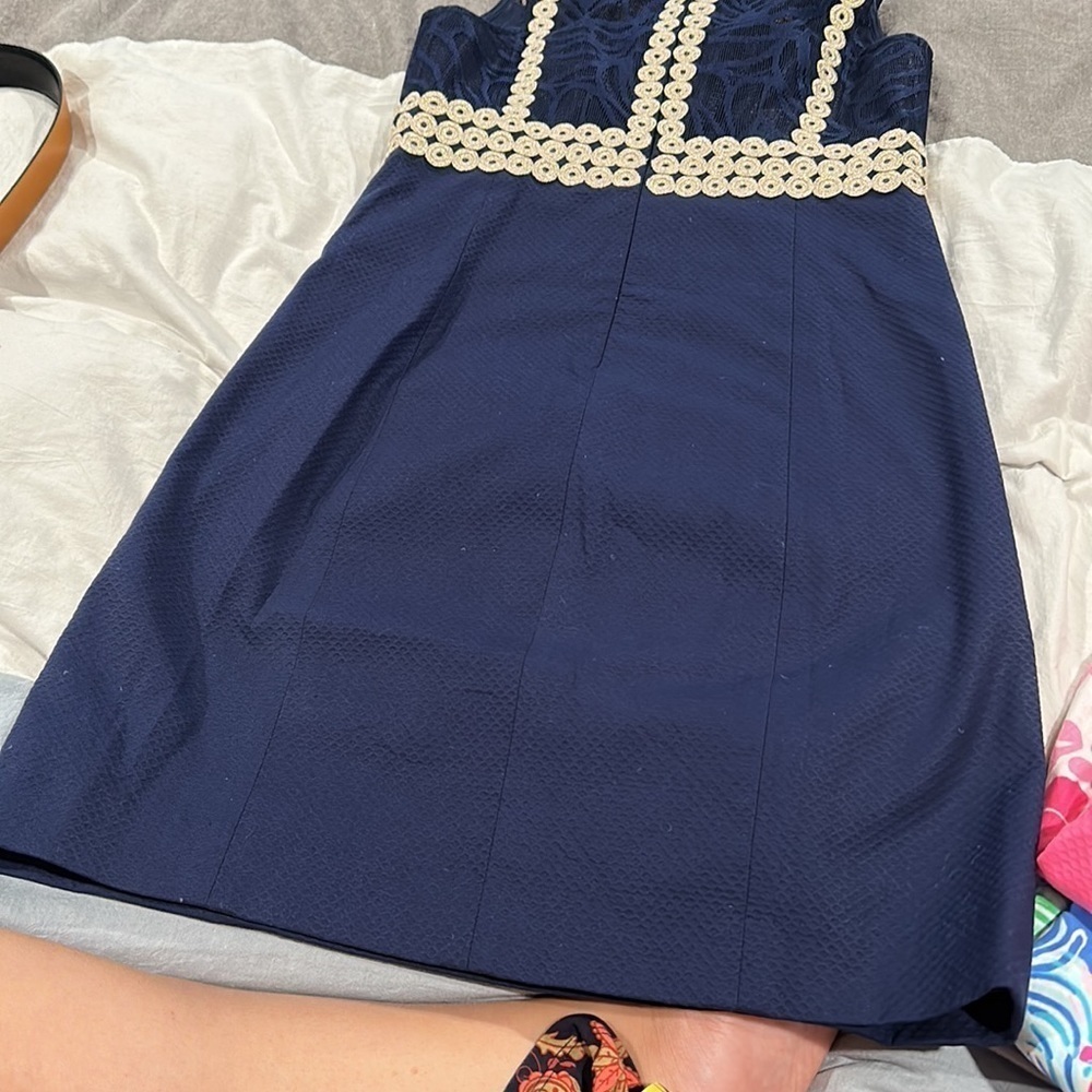 RARE💙Lilly Pulitzer Leigh Stretch Shift Dress True Navy Size 00 gold blue lace - Picture 14 of 16